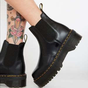 Dr. Martens 2976 Quad Chelsea Boots black